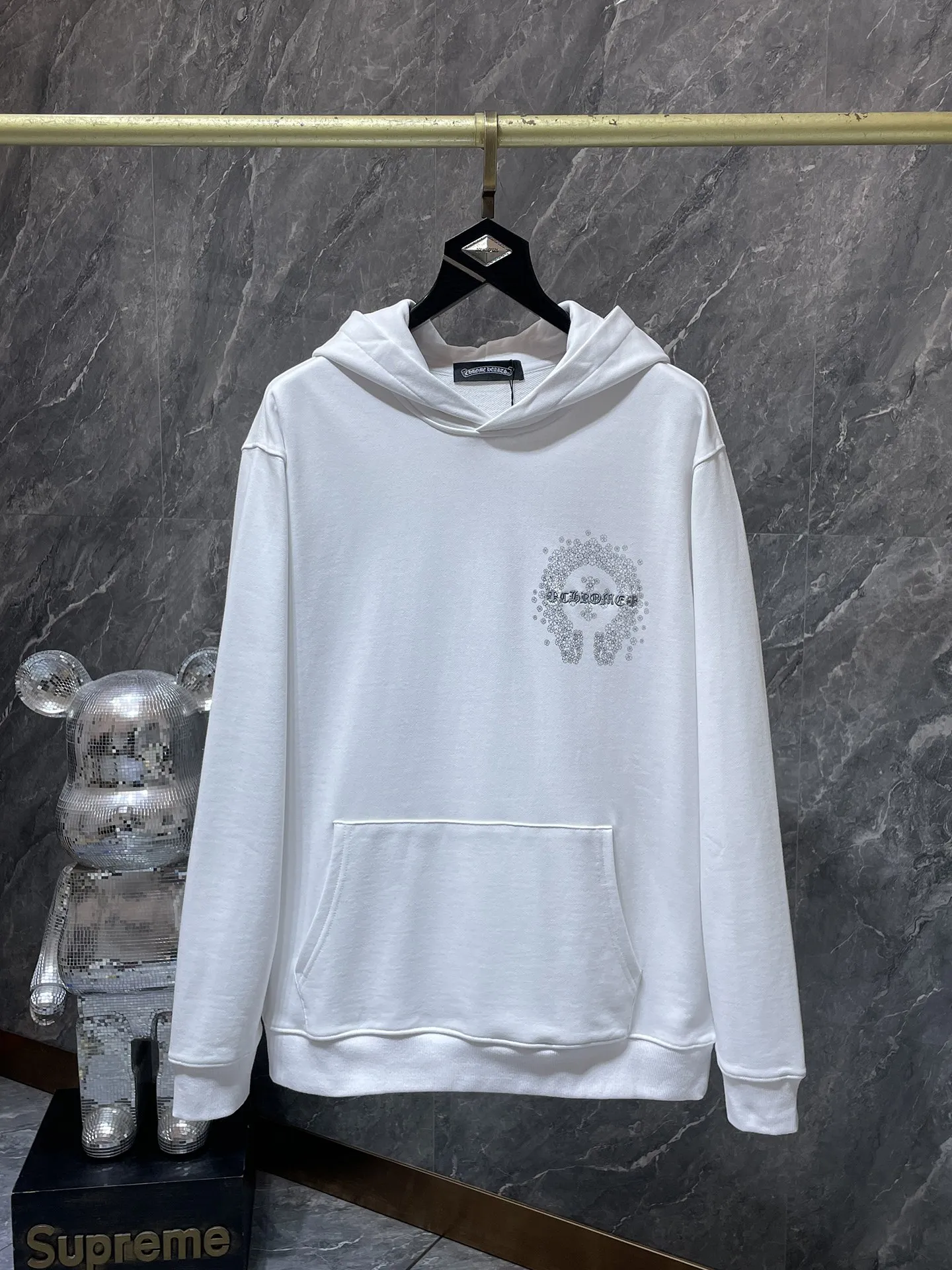 P260 Chrome Hearts Autumn and Winter 2025 Counter Synchronization Chrome Horseshoe Sanskrit Cross Embroidery Hooded Sweatshirt Vacuum Embroidery Method! Heavy embroidery! ! ! Tens of thousands of needles! ! Improved customized version of 1:1 high-gram weight high-quality fabric Recommended color: white black code number: S, M, L, XL